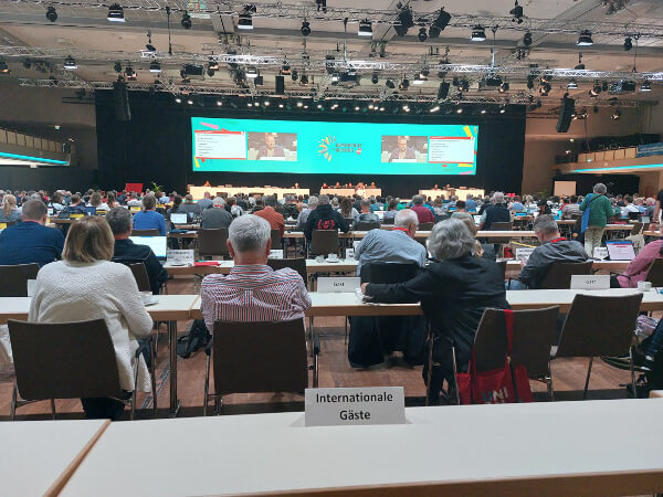 420 Bildungsbeschäftigte und eine große internationale Delegation Kongress der Gewerkschaft Erziehung und Wissenschaft (GEW) in Berlin unter dem Motto „Demokratie beginnt mit Bildung“