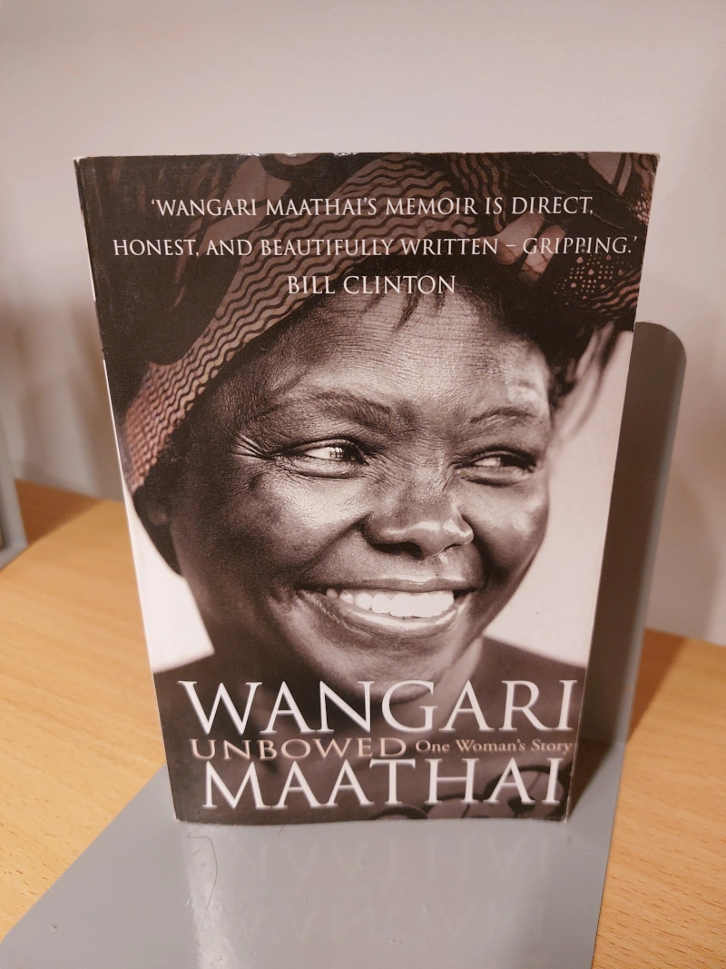 Buch "Unbowed One Woman's Story" von Wangari Maathai